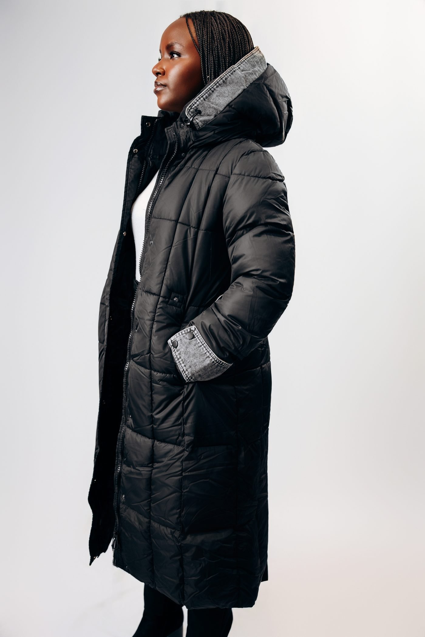 Frostline Longcoat in Black