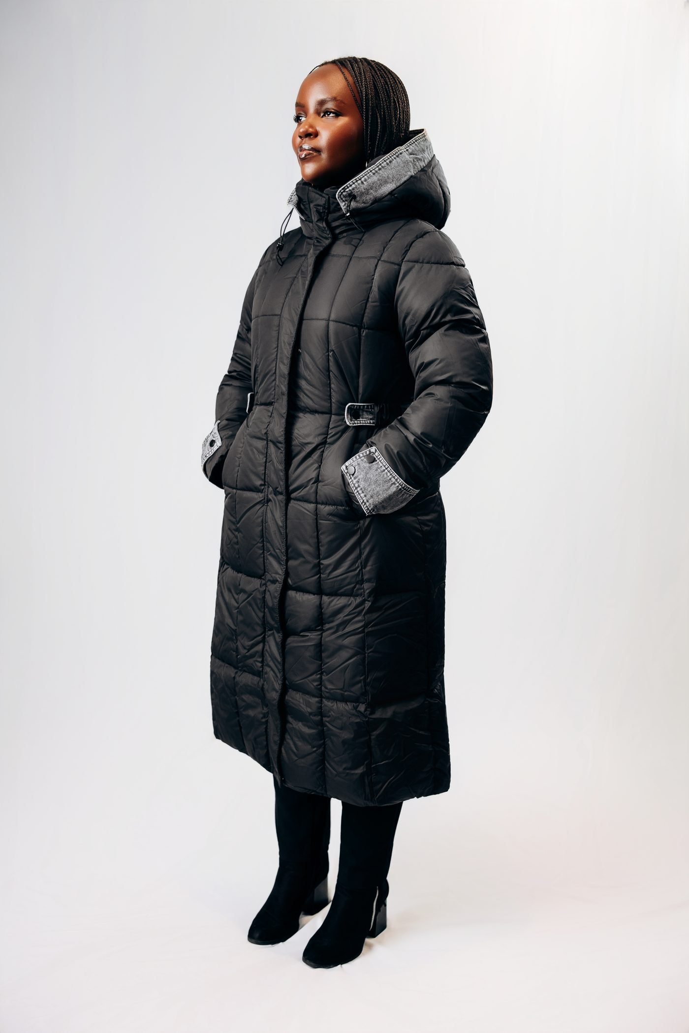 Frostline Longcoat in Black