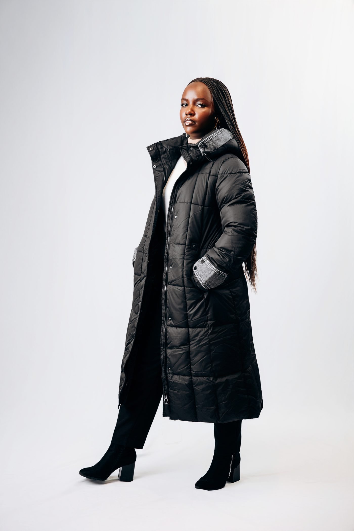 Frostline Longcoat in Black