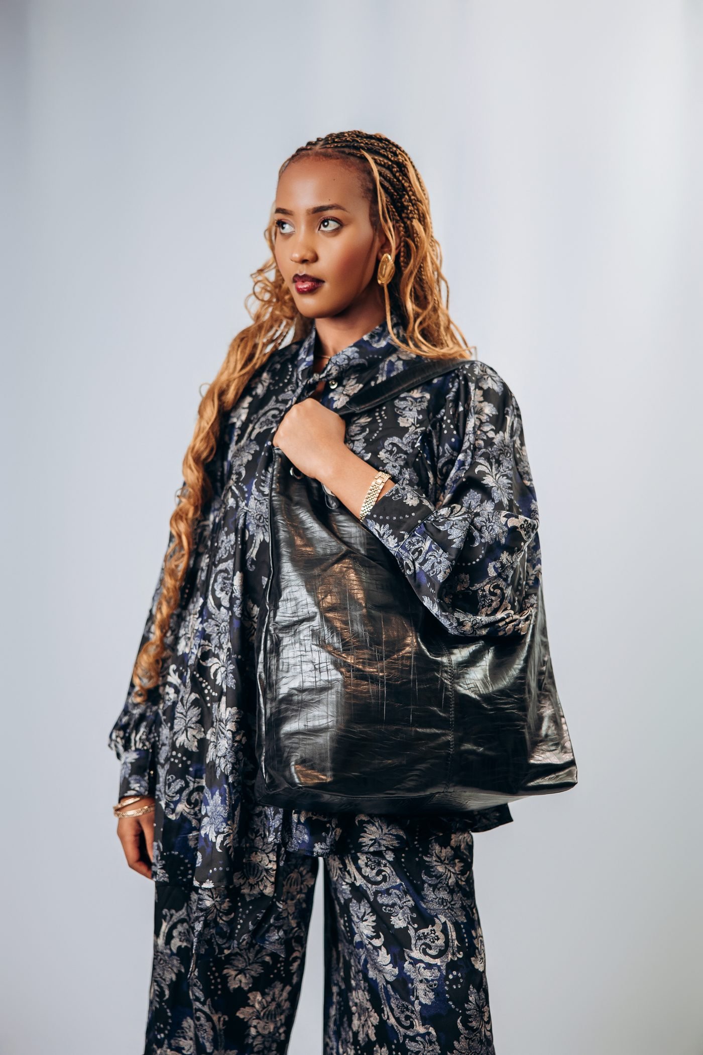 Noir Essence Bag